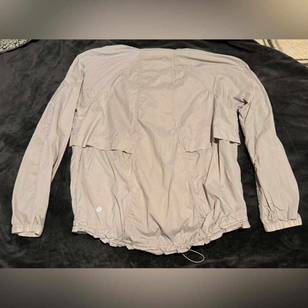 Lululemon dusty rose colored wind breaker